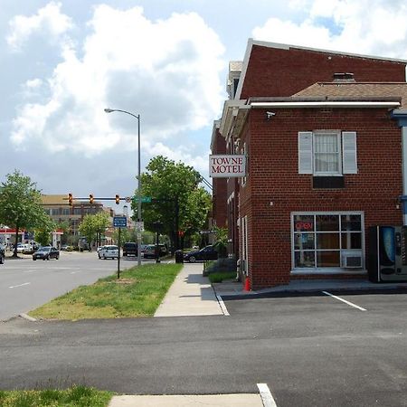 Towne Motel Александрия Екстериор снимка