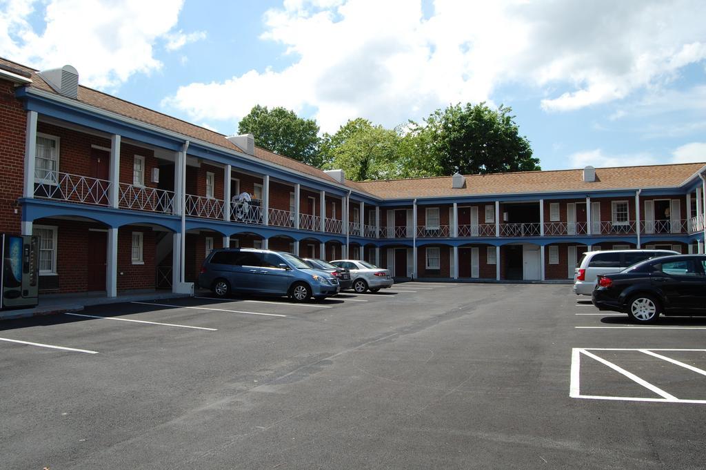 Towne Motel Александрия Екстериор снимка