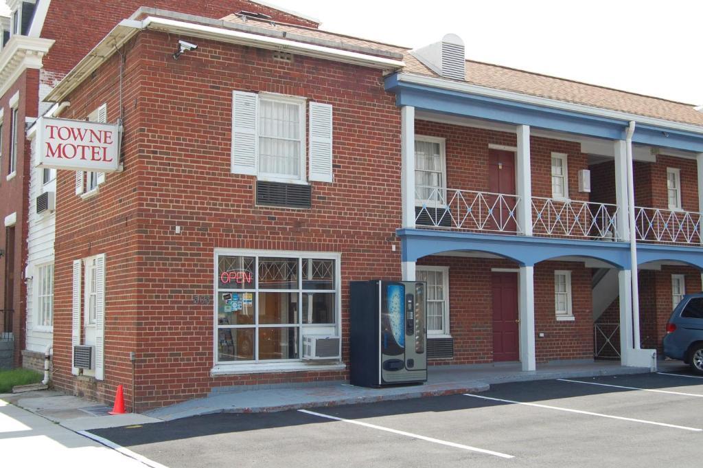 Towne Motel Александрия Екстериор снимка