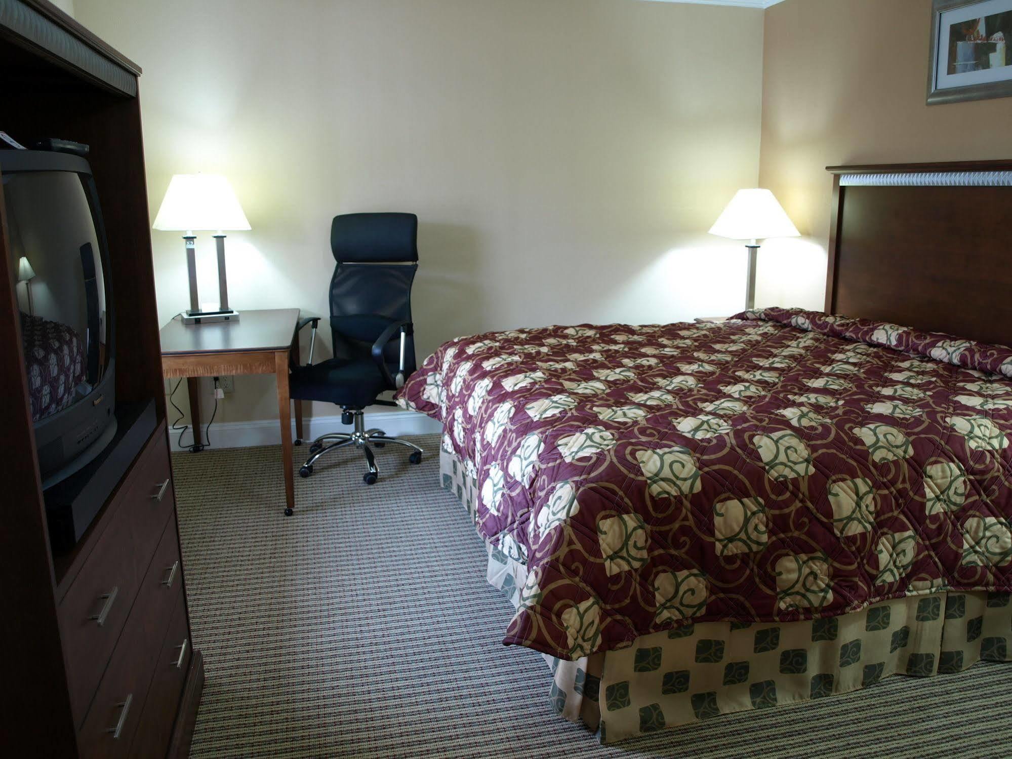 Towne Motel Александрия Екстериор снимка